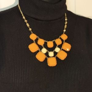 🎄NWT Fan Flirties Necklace and earrings